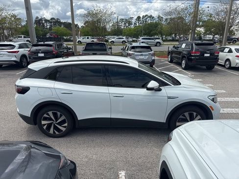 Certified 2023 Volkswagen ID.4 Pro image 6