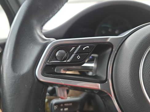 Used 2021 Porsche Macan image 17