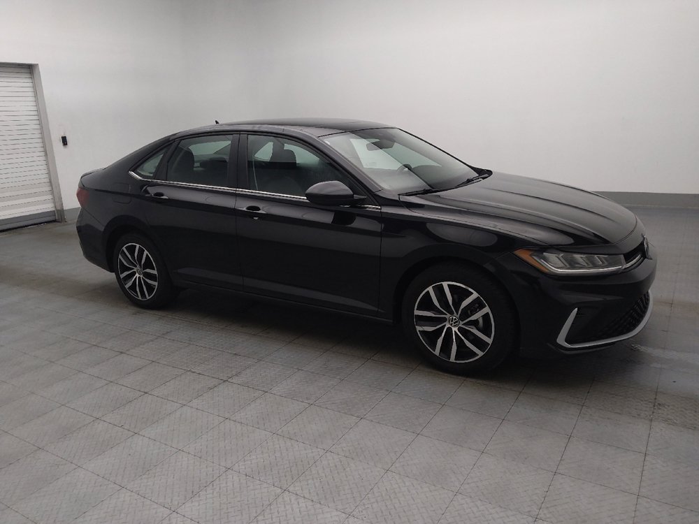 Used 2025 Volkswagen Jetta SE FWD image 11