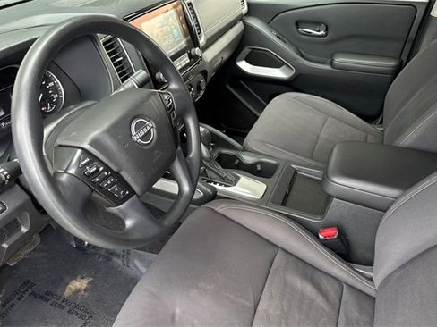 Used 2023 Nissan Frontier SV image 10