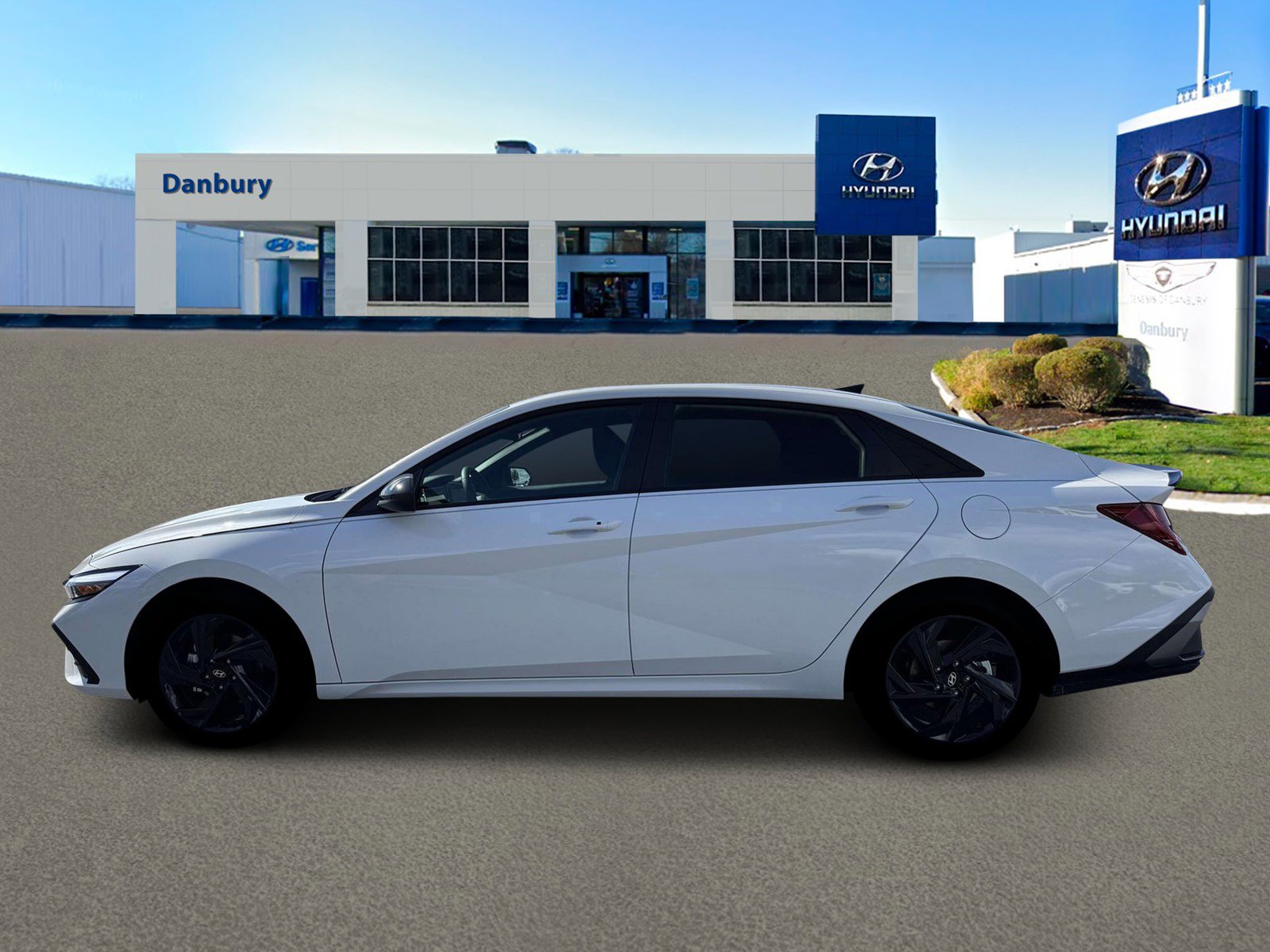 New 2026 Hyundai Elantra SEL FWD image 3