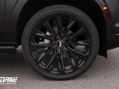 Used 2025 Cadillac Escalade Sport Platinum w/ LPO, ONYX Package image 7