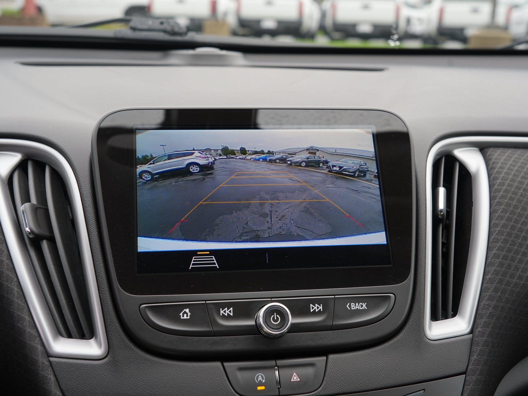 Used 2020 Chevrolet Malibu LS FWD image 28