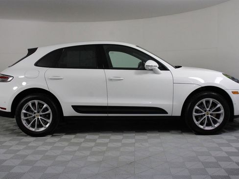 Used 2025 Porsche Macan image 8