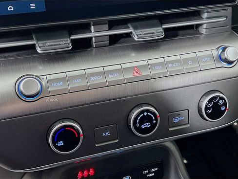 Certified 2025 Hyundai Kona SE image 15