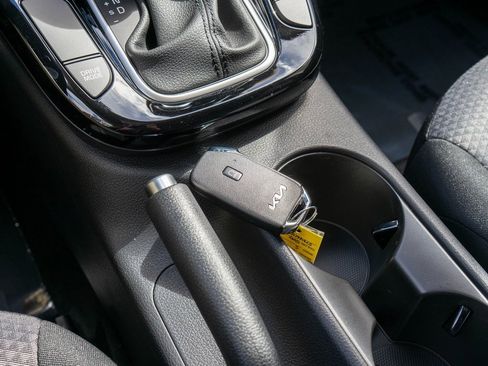 Used 2025 Kia Soul S image 24