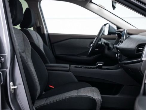 Used 2023 Nissan Rogue SV image 11