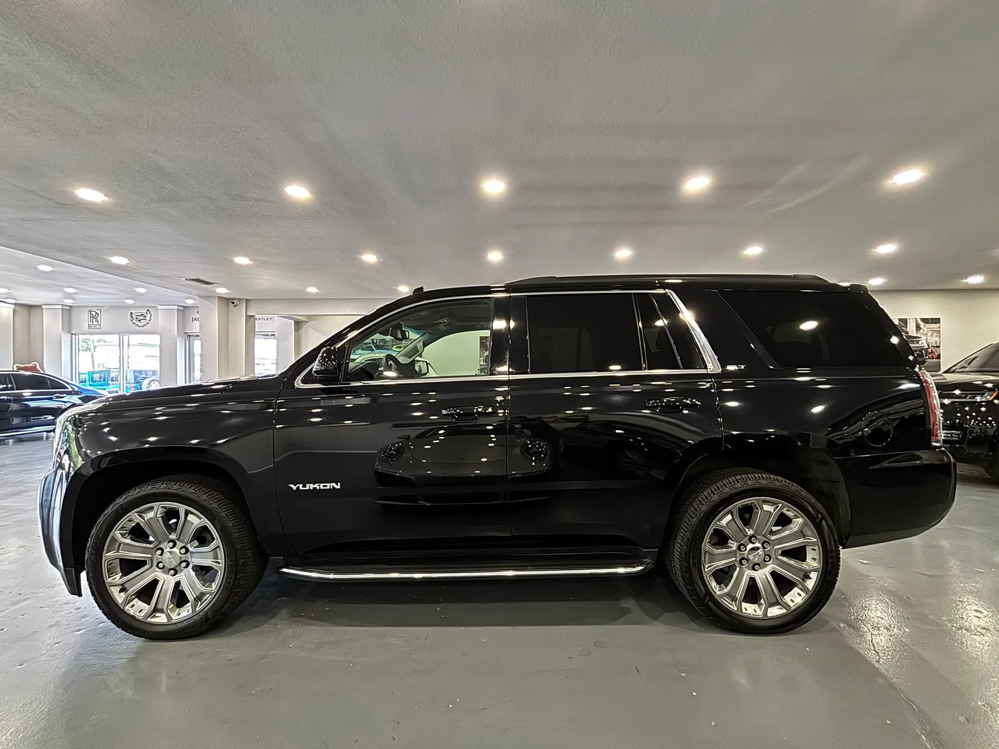 Used 2019 GMC Yukon SLT w/ Open Road Package RWD image 4