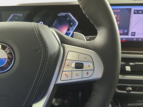 Used 2026 BMW X7 xDrive40i w/ Premium Package image 22