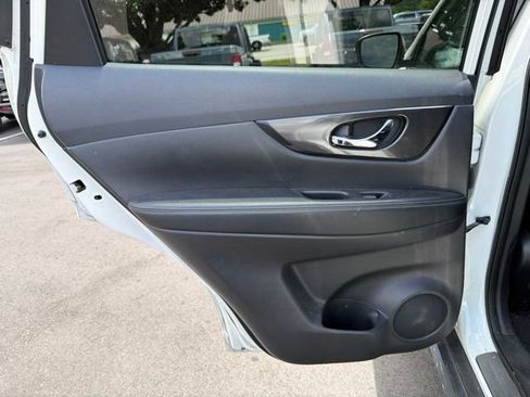 Used 2017 Nissan Rogue SV w/ Midnight Edition FWD image 11