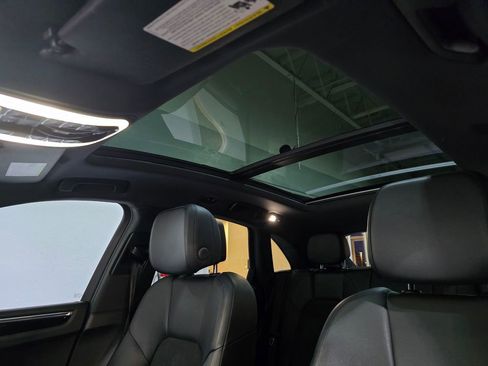 Used 2016 Porsche Macan S image 24