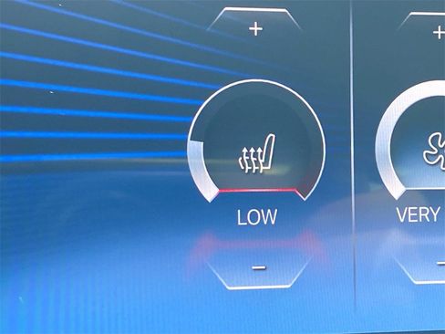 Used 2024 BMW 330i xDrive Sedan w/ Convenience Package image 35