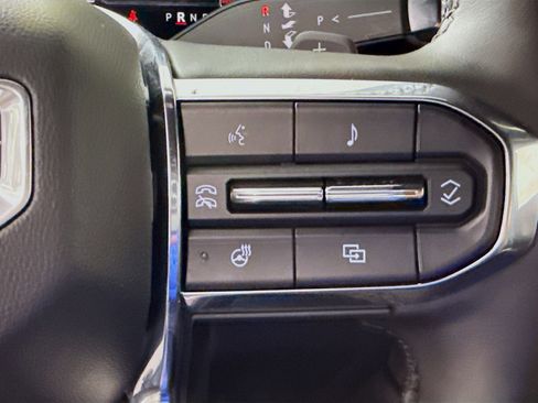 Used 2025 GMC Yukon Denali AWD/4WD image 11