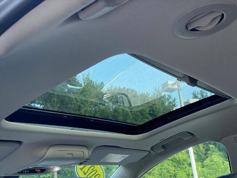 Used 2021 Buick Enclave Essence w/ LPO, Touring Package image 24