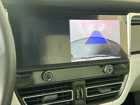 Used 2023 Porsche Macan image 14