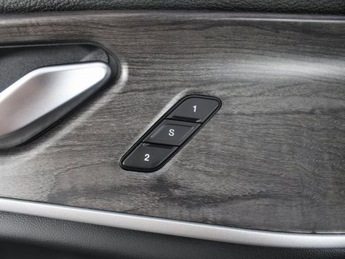 Used 2023 Jeep Grand Cherokee 4WD 4xe image 15