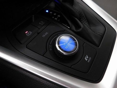 Used 2019 Toyota RAV4 Limited image 44