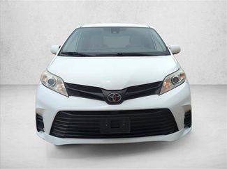 Used 2019 Toyota Sienna L FWD video 2