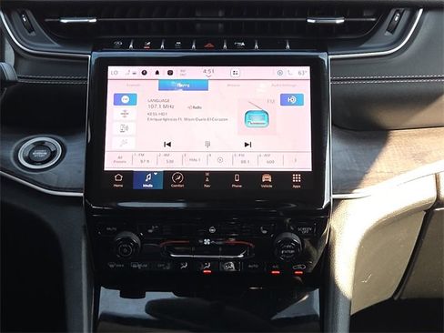 Used 2023 Jeep Grand Cherokee Limited image 11