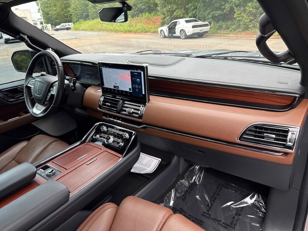 Used 2023 Lincoln Navigator Reserve AWD/4WD image 25