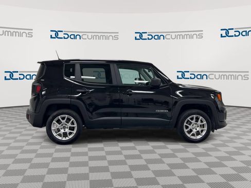 Used 2023 Jeep Renegade Latitude AWD/4WD image 9