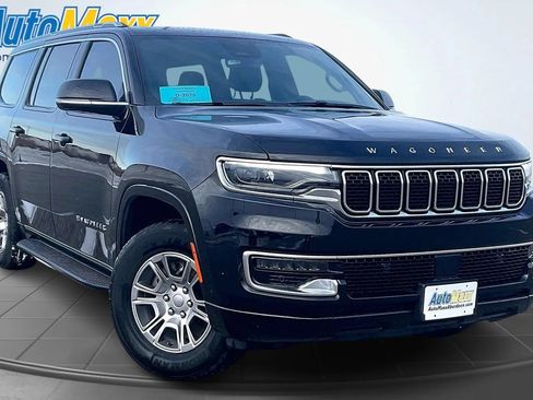 Used 2023 Jeep Wagoneer 4WD image 3
