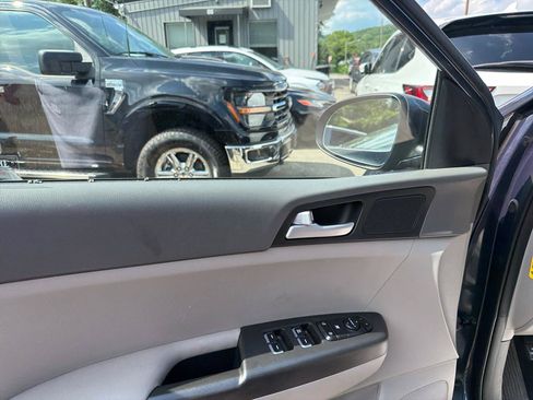 Used 2017 Kia Sportage LX AWD/4WD image 16