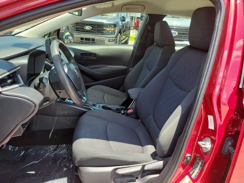 Used 2022 Toyota Corolla LE w/ LE Convenience Package FWD image 9
