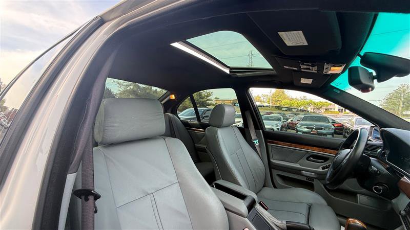 Used 2003 BMW 540i Sedan RWD image 17