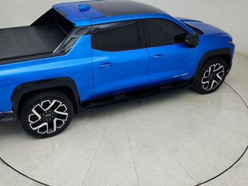 Used 2025 Chevrolet Silverado EV RST image 84