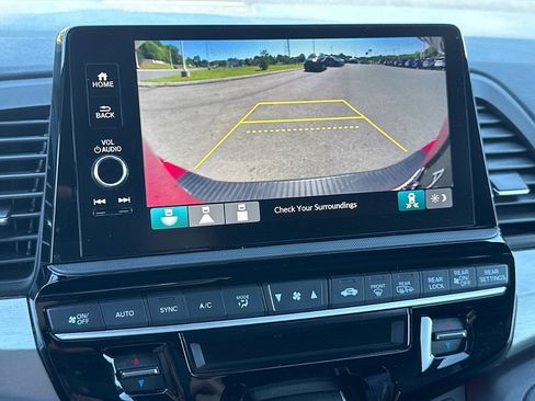 Used 2025 Honda Odyssey Sport-L image 15