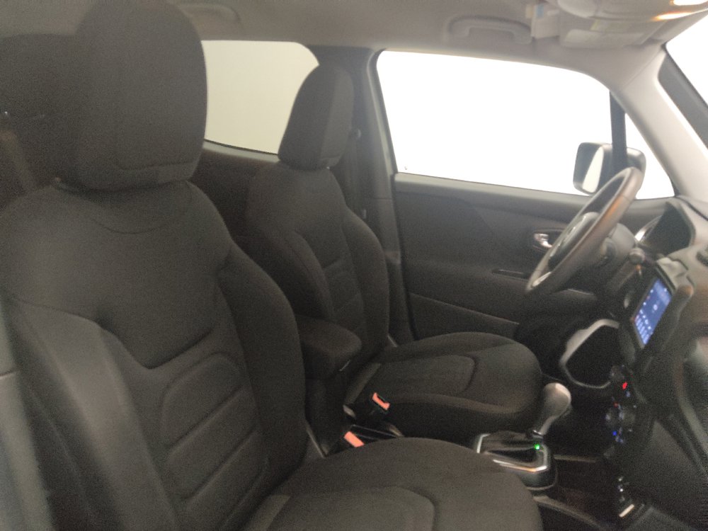 Used 2018 Jeep Renegade Latitude w/ Popular Equipment Group FWD image 21
