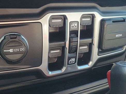 Used 2022 Jeep Wrangler Unlimited Sahara w/ Safety Group image 30