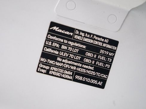 Used 2019 Porsche Macan Macan image 32