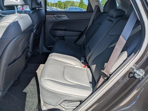 Used 2023 Kia Sportage EX AWD/4WD image 30