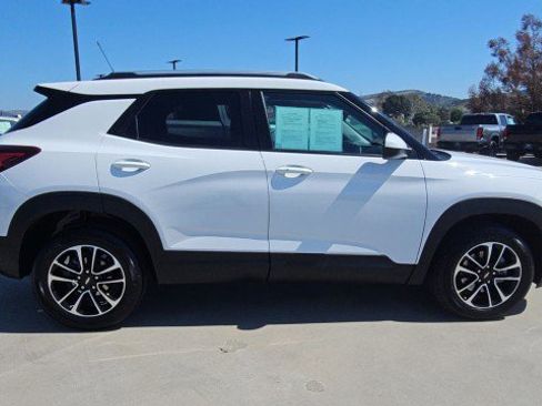 Used 2026 Chevrolet TrailBlazer LT AWD/4WD image 9