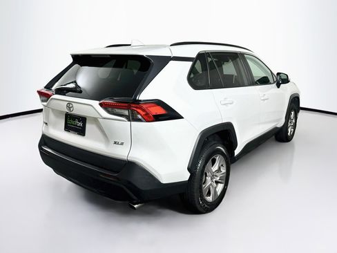 Used 2025 Toyota RAV4 XLE FWD image 9