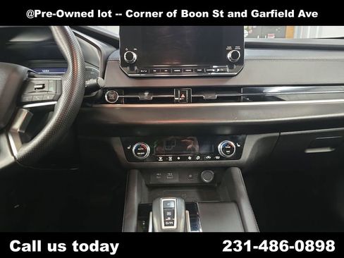 Used 2024 Mitsubishi Outlander SE AWD/4WD image 17