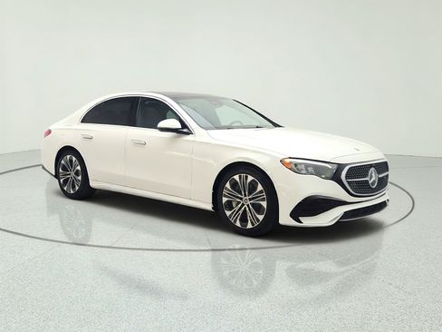 Used 2026 Mercedes-Benz E 450 4MATIC Sedan w/ Winter Package image 3