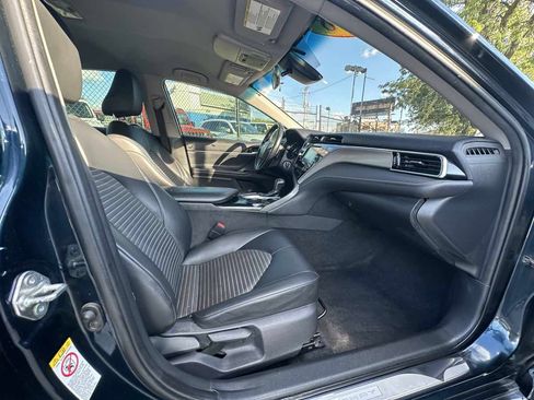 Used 2018 Toyota Camry SE FWD image 25