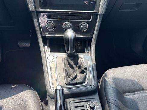 Used 2018 Volkswagen Golf SE FWD image 16