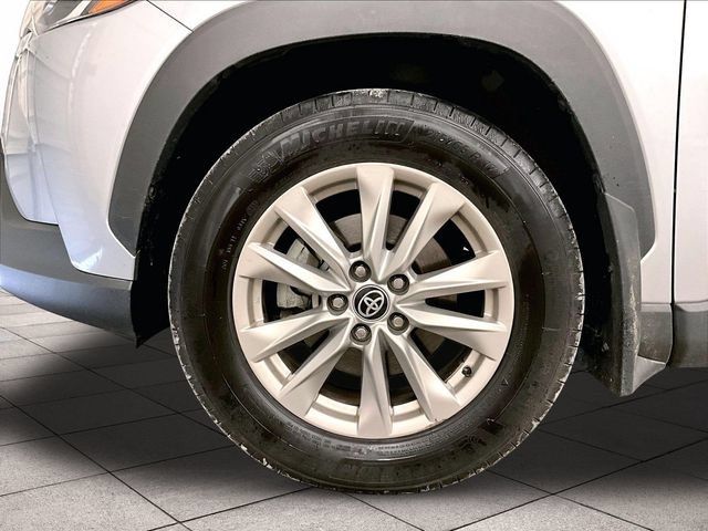 Used 2023 Toyota Corolla Cross LE AWD/4WD image 8