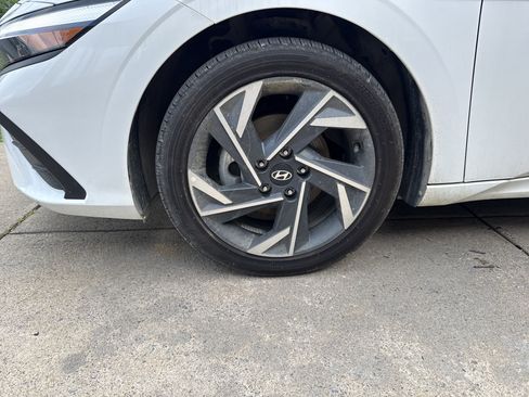 Used 2025 Hyundai Elantra SEL FWD image 10