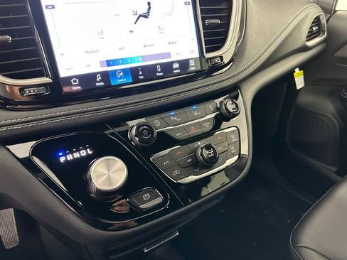 New 2026 Chrysler Pacifica Select image 27