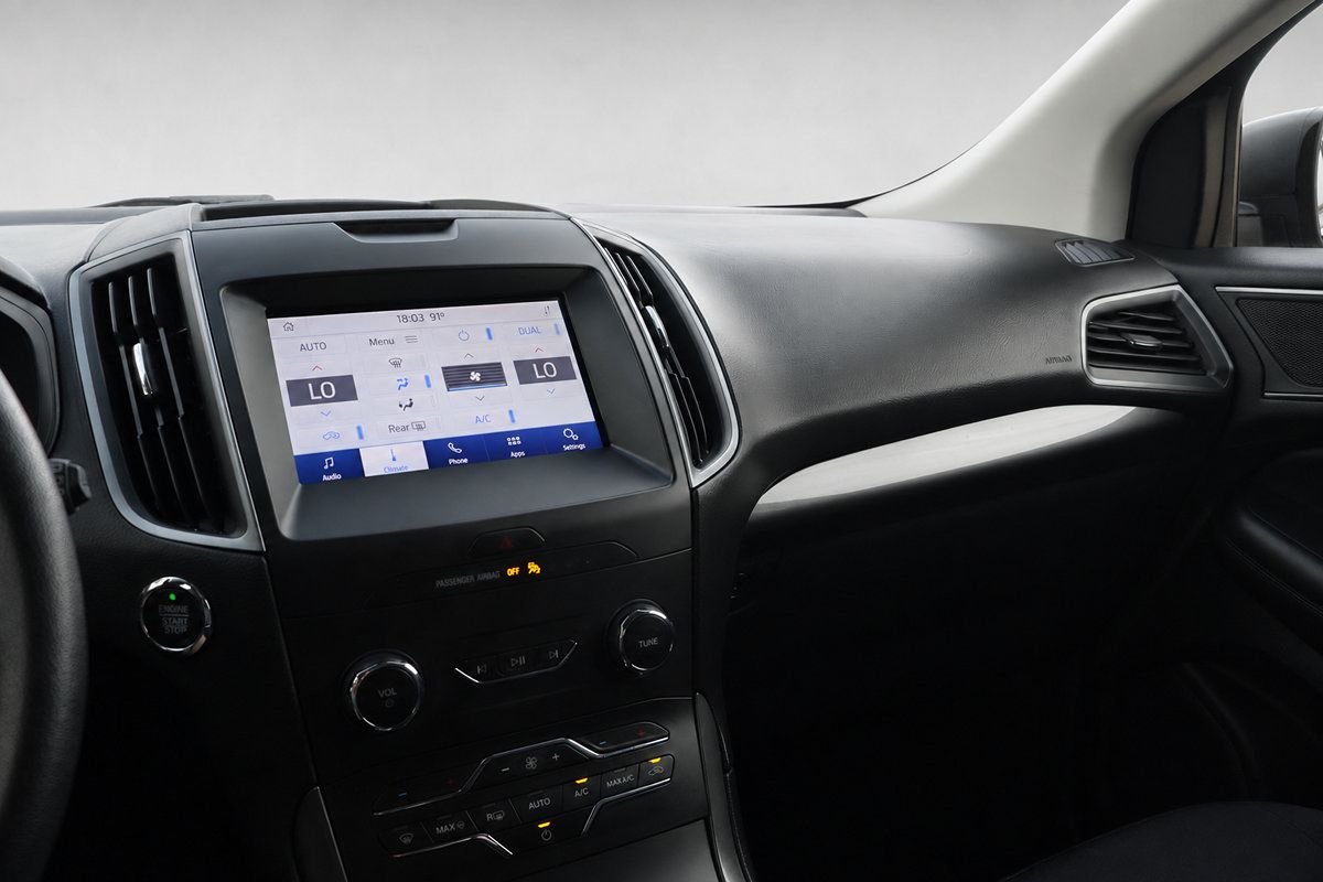 Used 2020 Ford Edge SE FWD image 30