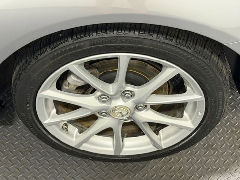 Used 2009 MAZDA MX-5 Miata Grand Touring w/ Premium Pkg RWD image 17