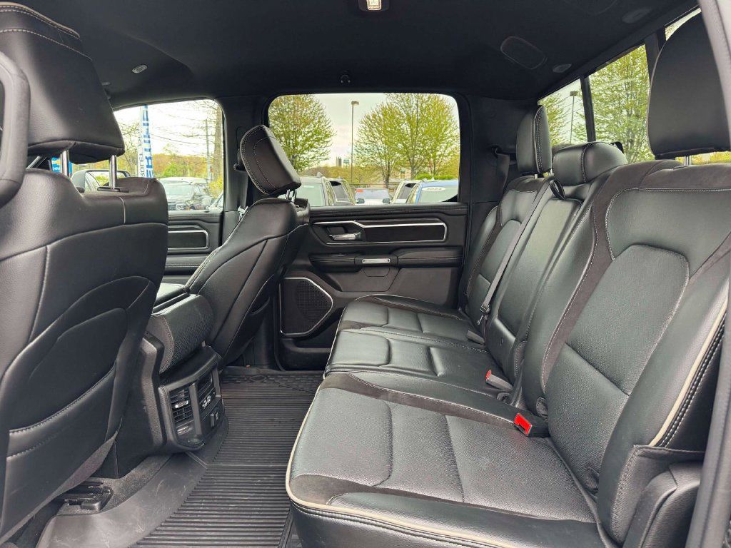 Used 2024 RAM 1500 Laramie AWD/4WD image 15