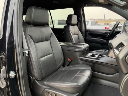 Used 2024 Chevrolet Suburban RST image 32