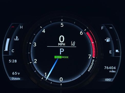 Used 2017 Lexus IS 200t F Sport w/ F Sport Package RWD image 11