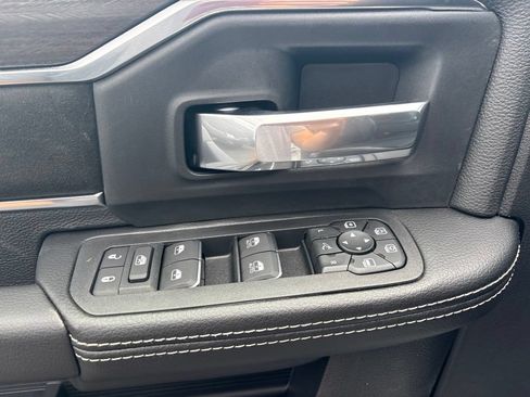 New 2026 RAM 2500 Laramie AWD/4WD image 15